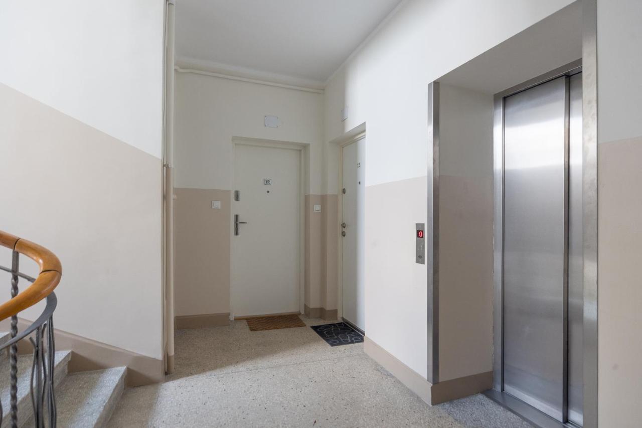 Metro Raclawicka Red Apartment Warschau Exterior foto
